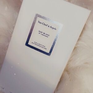 Van Cleef and Arpels Oud Blanc